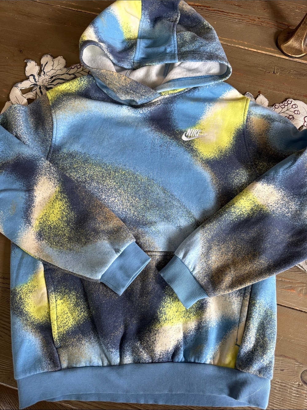 NIKE BOYS Hoodie graffiti spray paint like Size XL